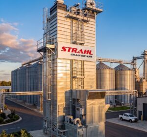 Read more about the article Тракторы дешевеют, а Strahl капитализируется: почему европейская сушилка — лучший защитный актив в 2026 году